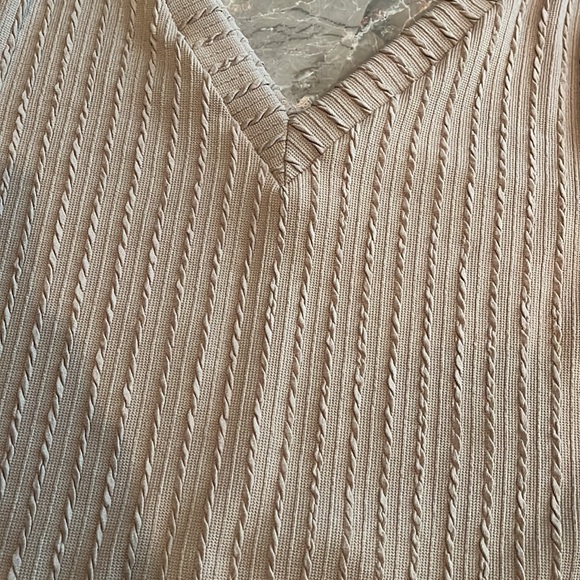 V Neck Top - Picture 4 of 7